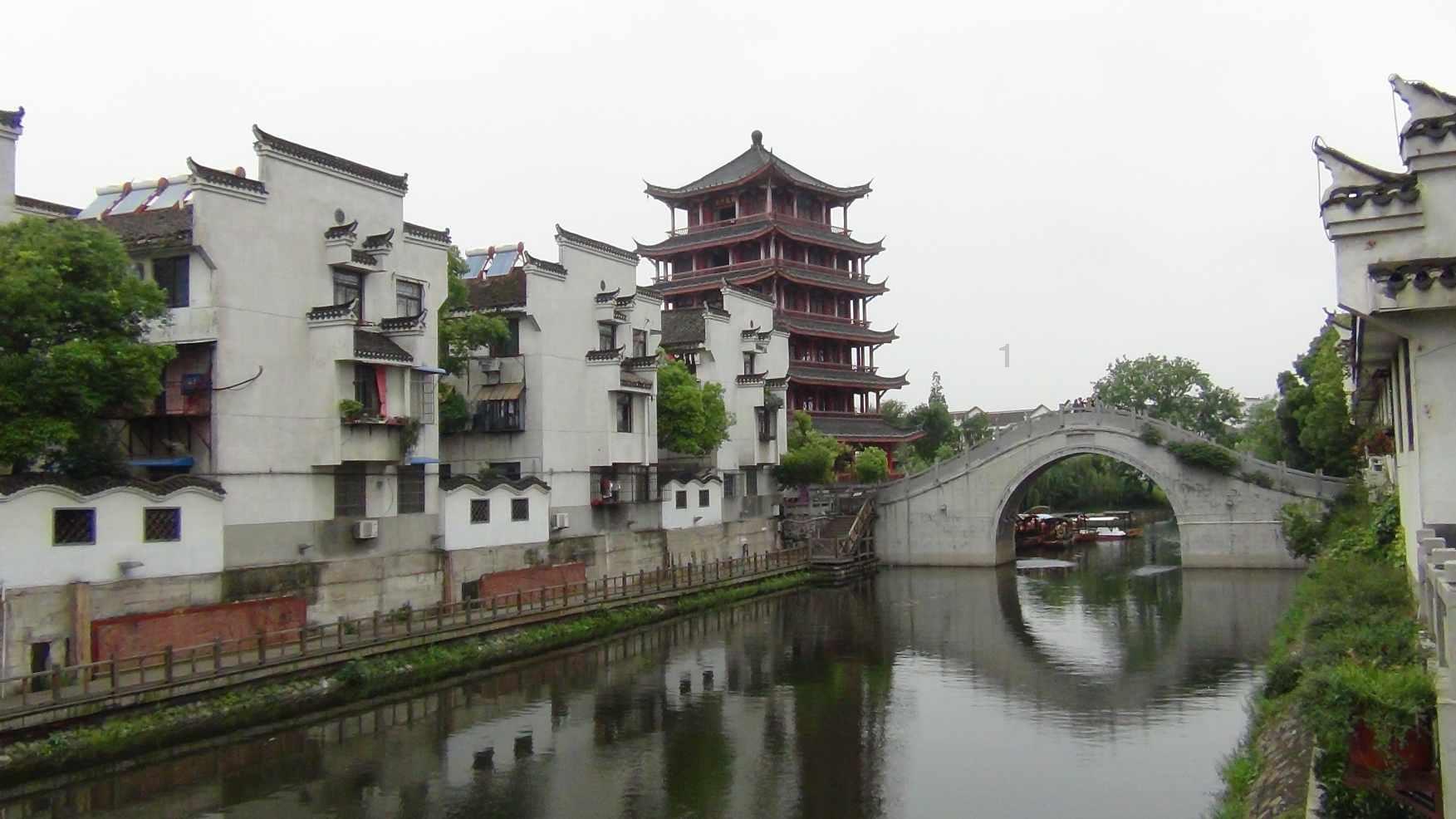 电车自驾云南219,160公里开了10个小时,路况烂得把车都搞坏了
